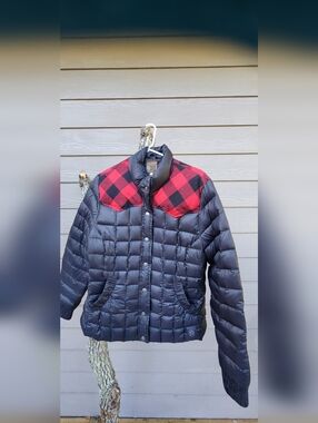 Roper Black Quilted Puffer 90% Down Jacket with Red Plaid Yoke